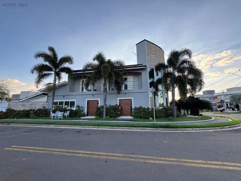 Sobrado à venda em Paulínia, Parque Brasil 500, com 3 quartos, com 247.15 m²